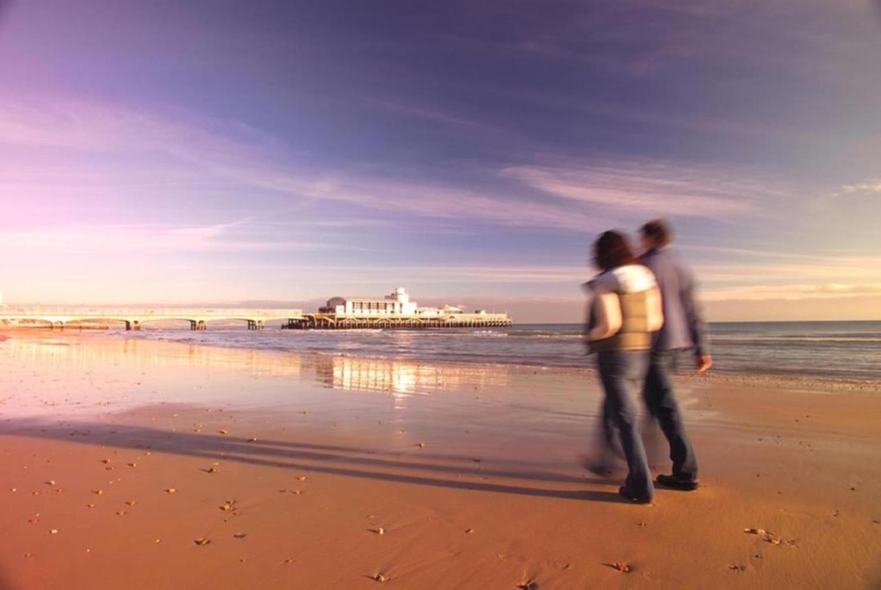 Bournecoast - Stylish Flat With Balcony - Sea Views - 10 Min Walk To Beach - Parking - Wifi - Fm8407 Bournemouth Exterior foto
