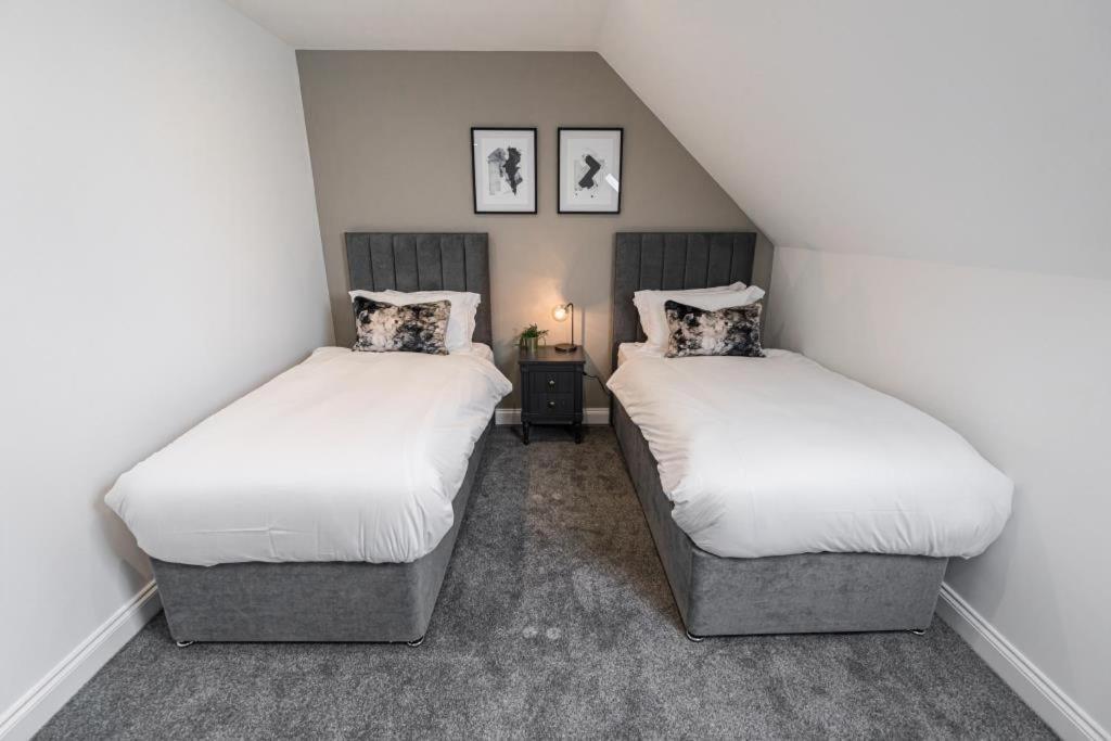 Bournecoast - Stylish Flat With Balcony - Sea Views - 10 Min Walk To Beach - Parking - Wifi - Fm8407 Bournemouth Exterior foto